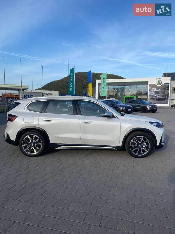 Внедорожник / Кроссовер BMW iX1 2023 в Мукачево