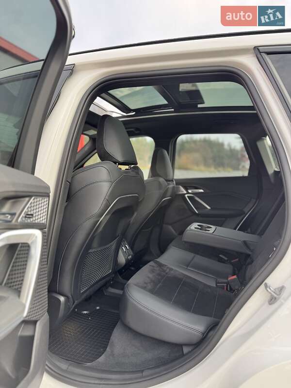 Позашляховик / Кросовер BMW iX1 2022 в Львові фото 16 Позашляховик / Кросовер BMW iX1 2022 в Львові