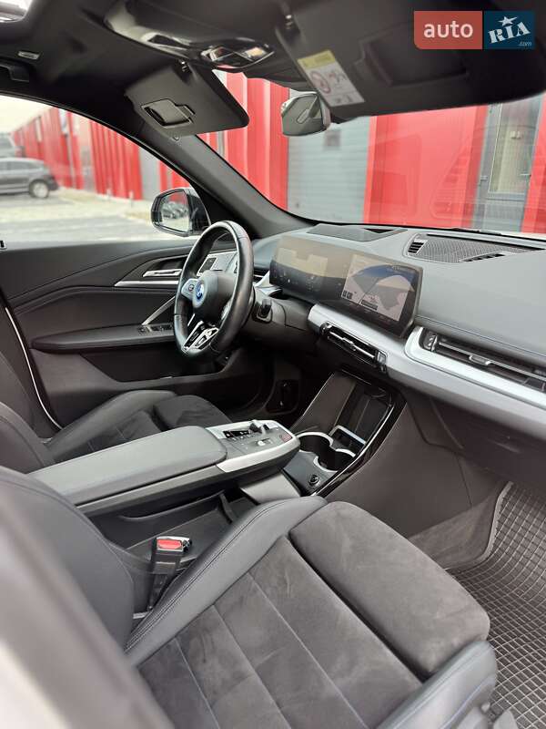 Позашляховик / Кросовер BMW iX1 2022 в Львові фото 14 Позашляховик / Кросовер BMW iX1 2022 в Львові