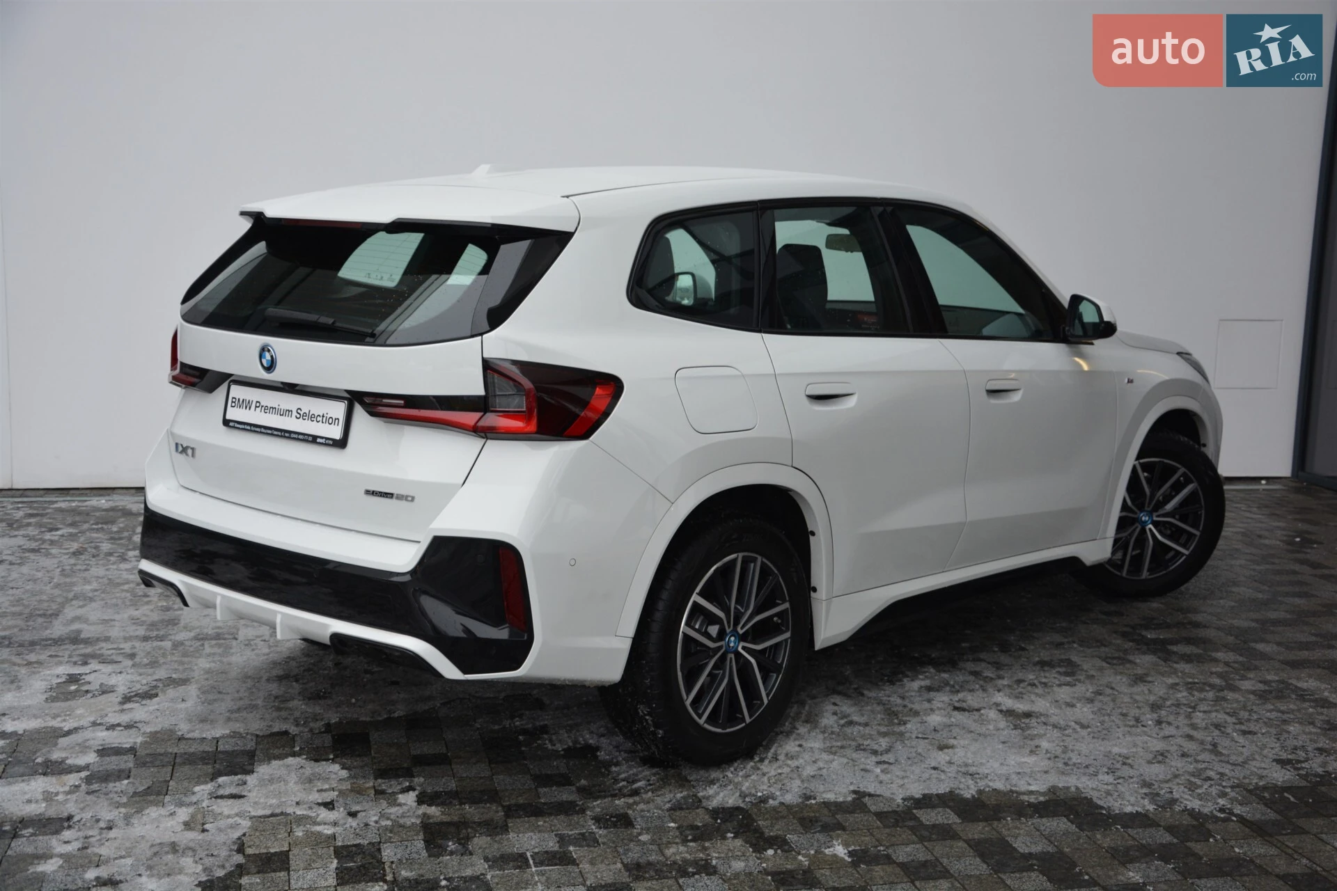 2024 BMW iX1 - мініатюра 3