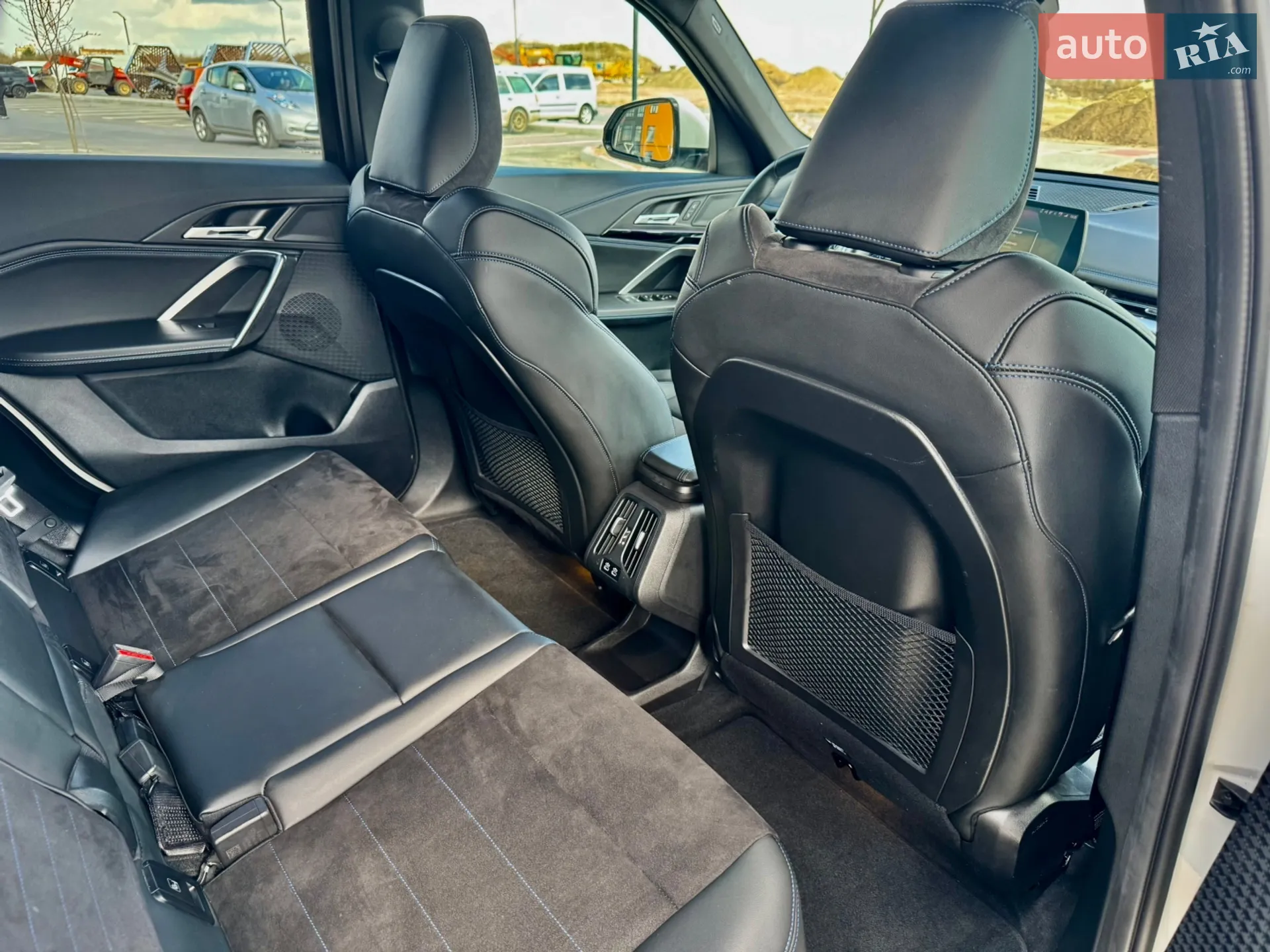 2024 BMW iX1 - мініатюра 8