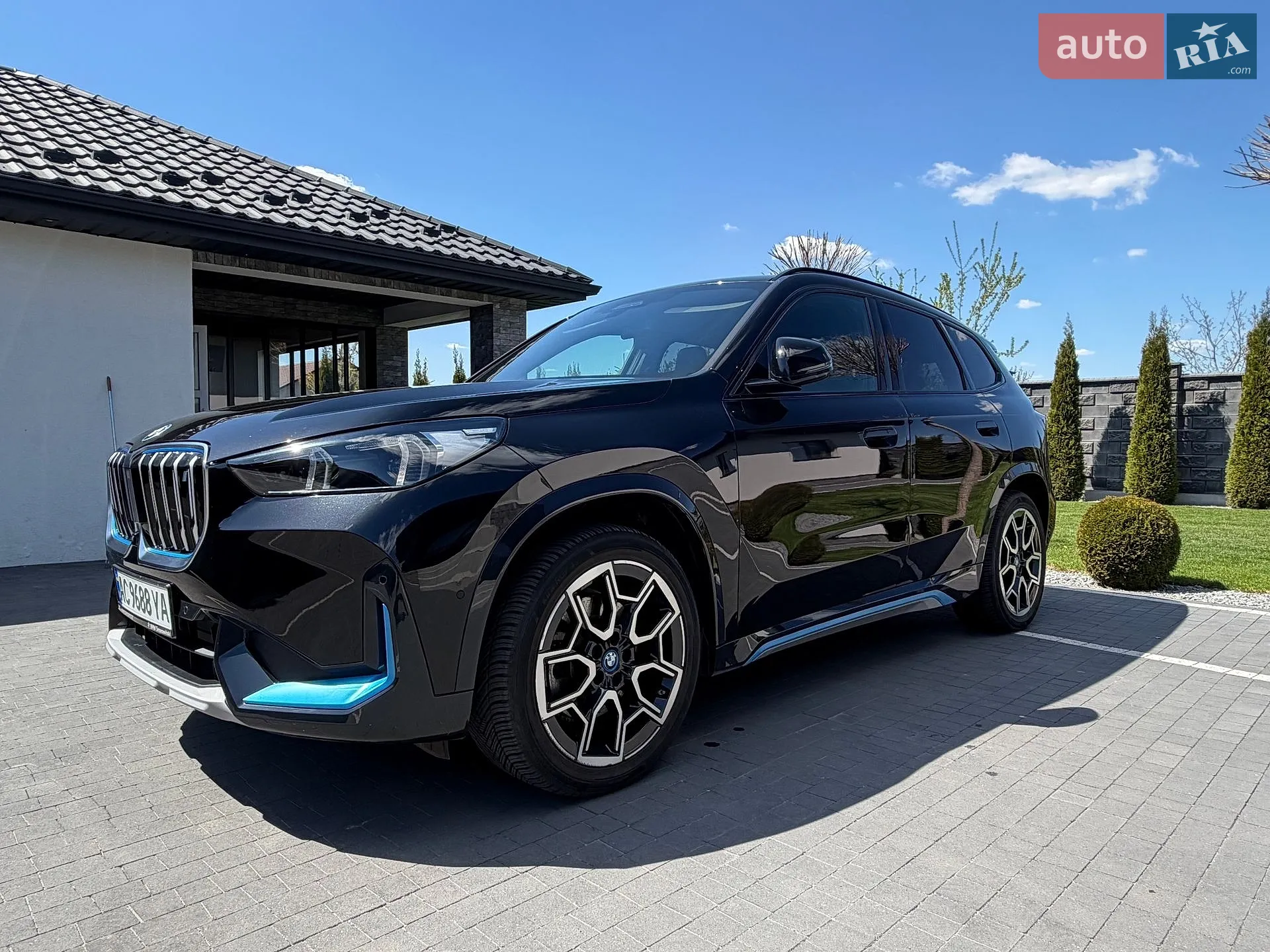 2023 BMW iX1 - мініатюра 3