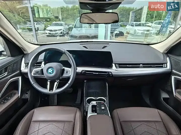 2025 BMW iX1 - мініатюра 10