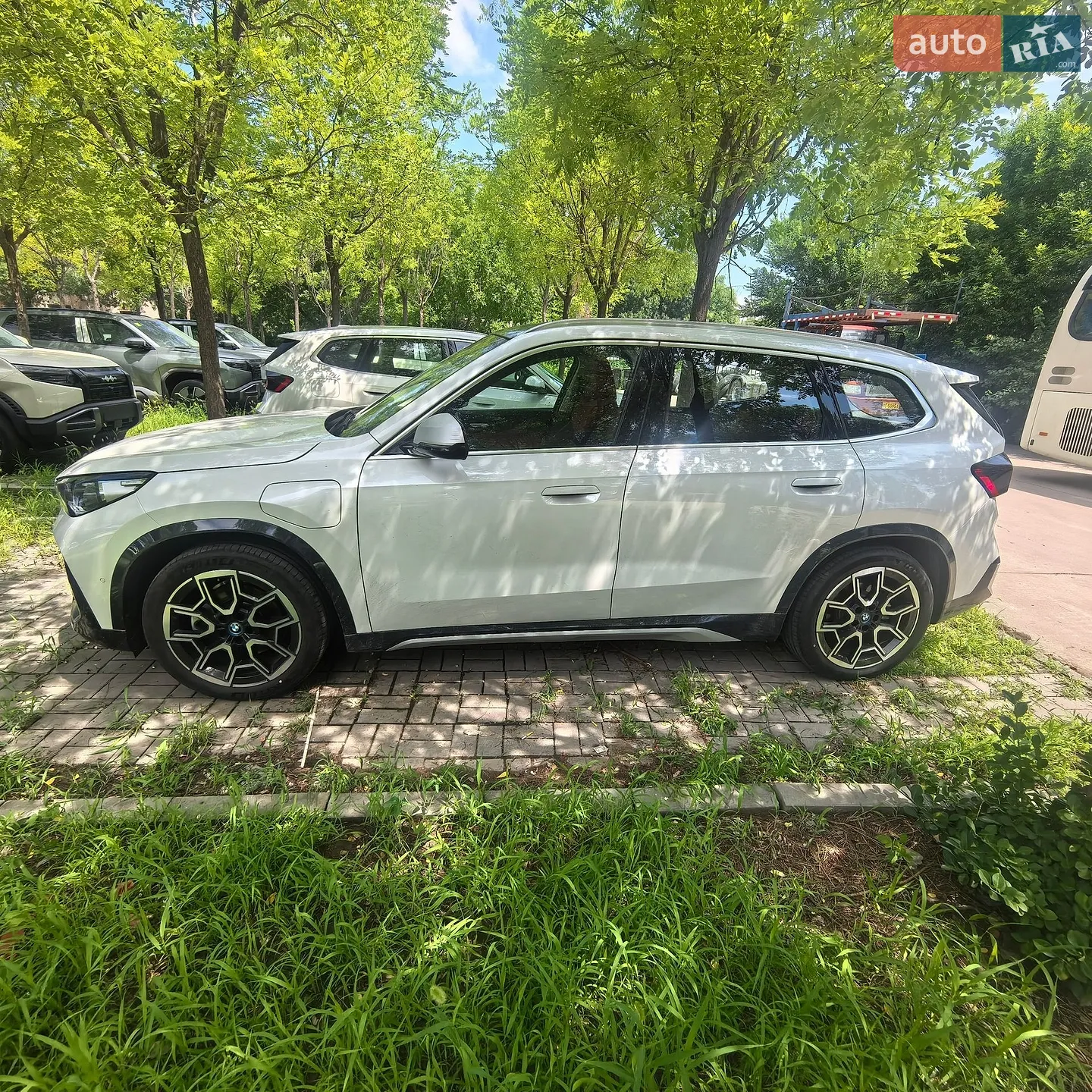 2024 BMW iX1 - мініатюра 9
