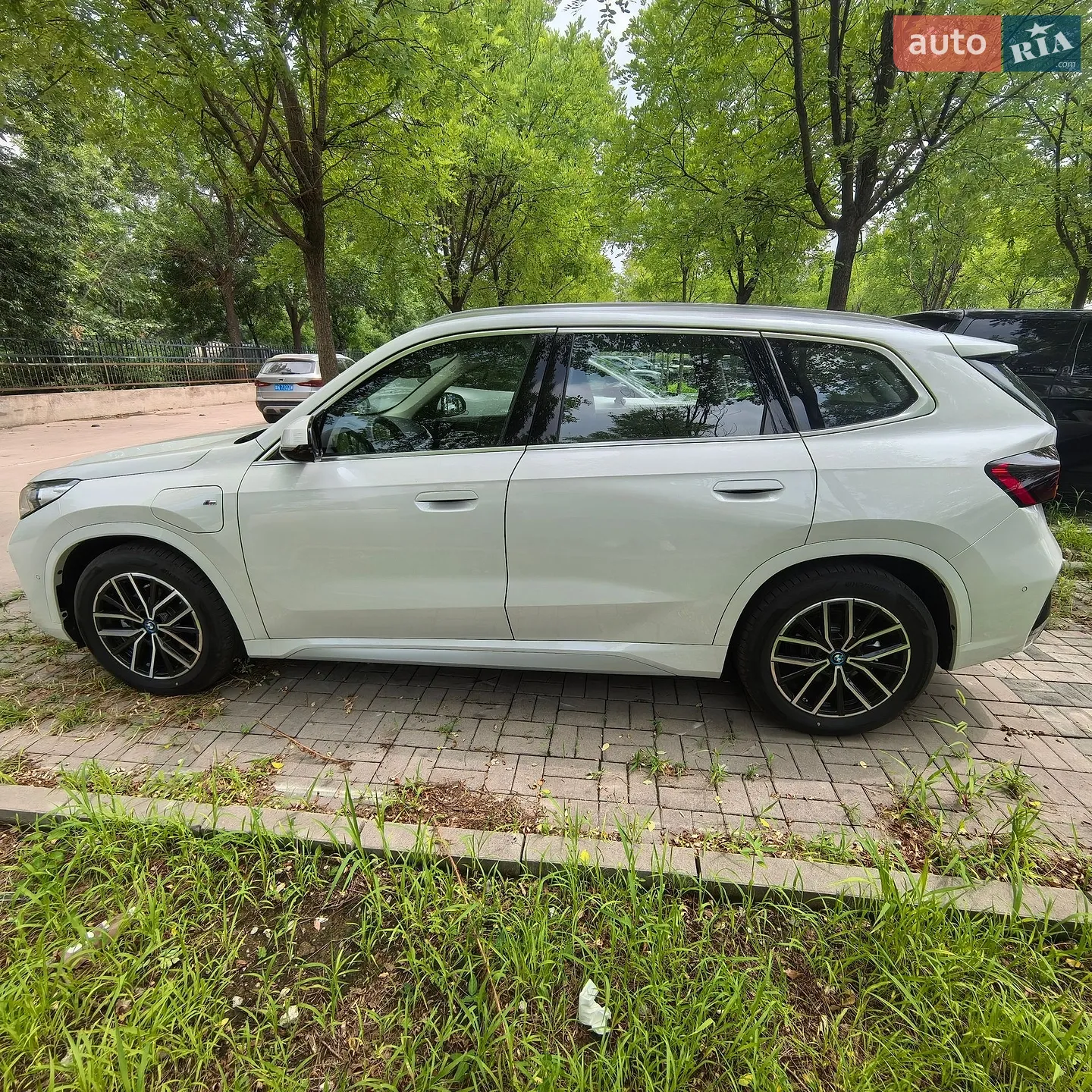 2025 BMW iX1 - мініатюра 4