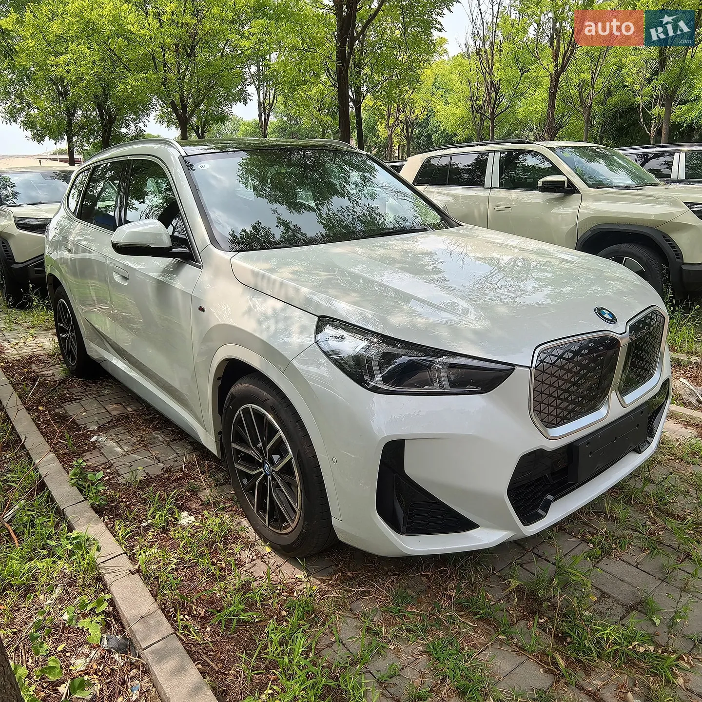 2025 BMW iX1 - фото 1