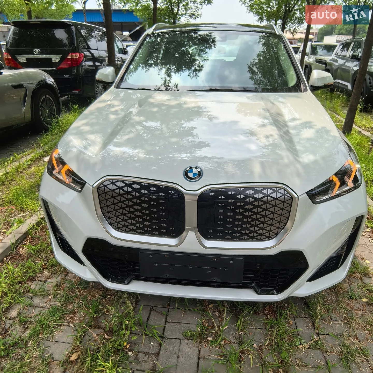2025 BMW iX1 - мініатюра 3