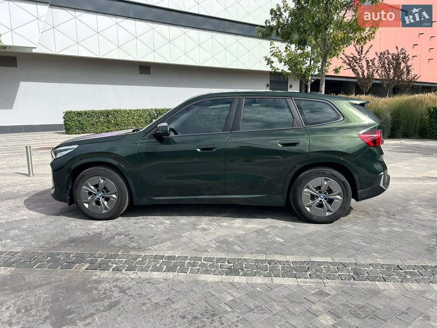 2023 BMW iX1 - мініатюра 3