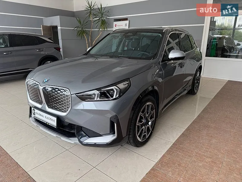 BMW iX1 2024