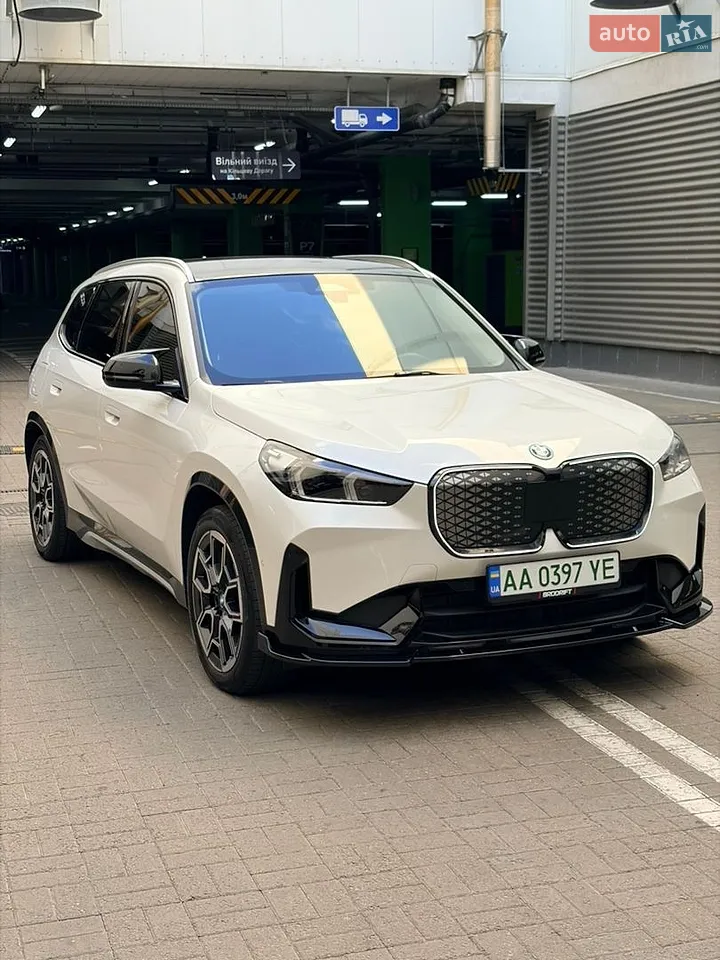BMW iX1 2023