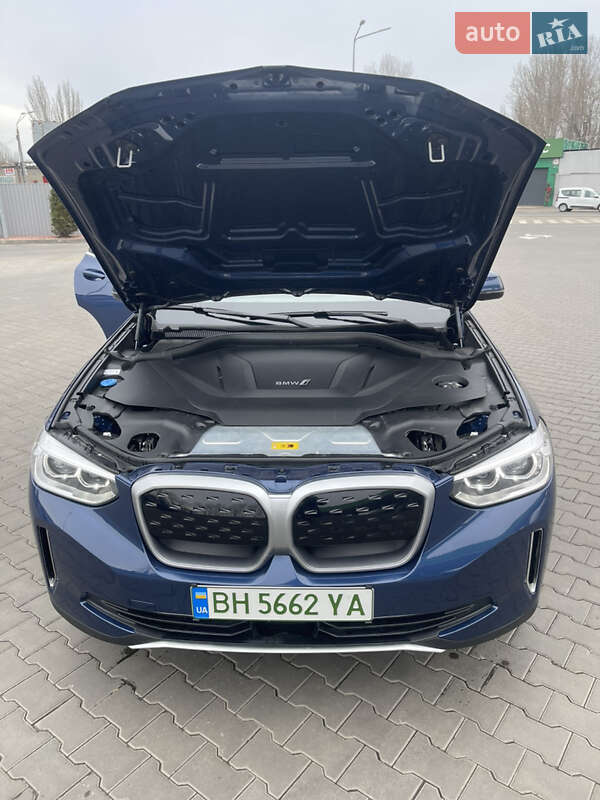 Внедорожник / Кроссовер BMW iX3 2021 в Одессе