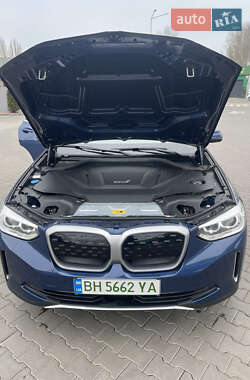 Внедорожник / Кроссовер BMW iX3 2021 в 
