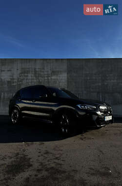 Позашляховик / Кросовер BMW iX3 2022 в 