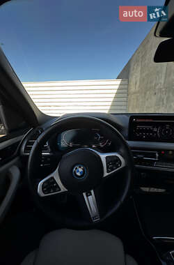 Позашляховик / Кросовер BMW iX3 2022 в 