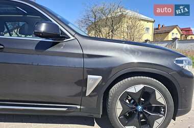 Внедорожник / Кроссовер BMW iX3 2021 в 