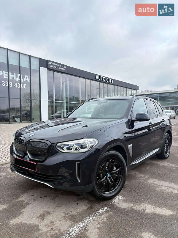 Позашляховик / Кросовер BMW iX3 2021 в 