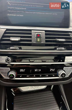 Позашляховик / Кросовер BMW iX3 2021 в 