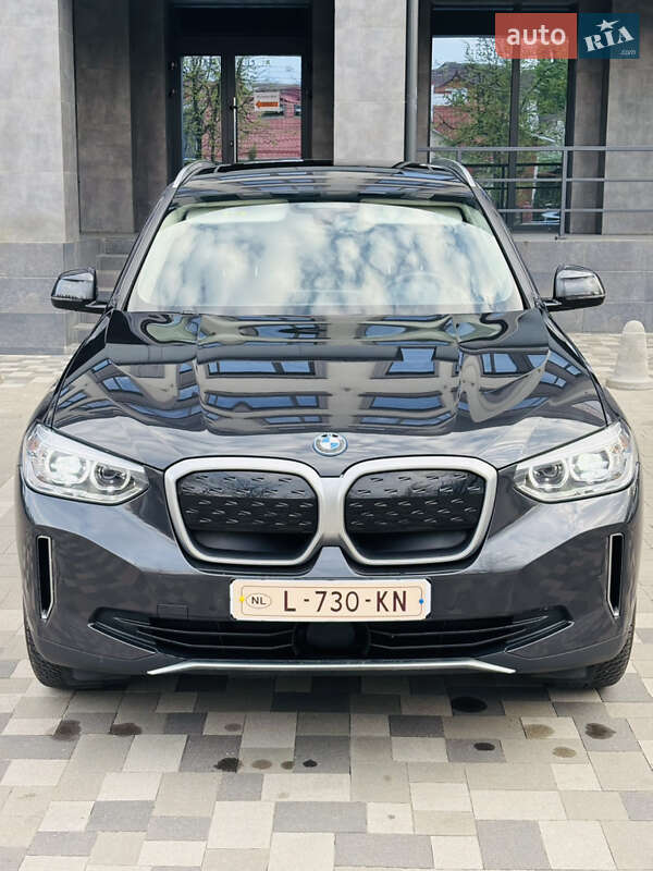 BMW iX3 2022