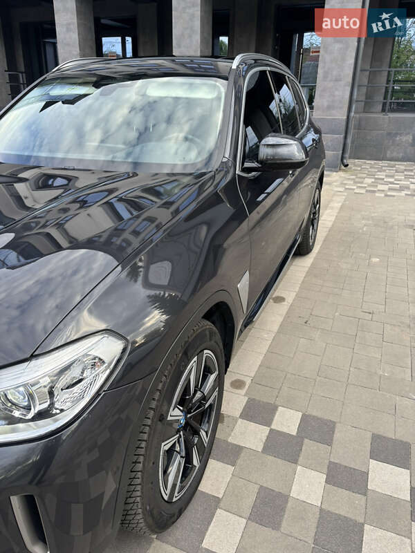 Внедорожник / Кроссовер BMW iX3 2022 в Киеве