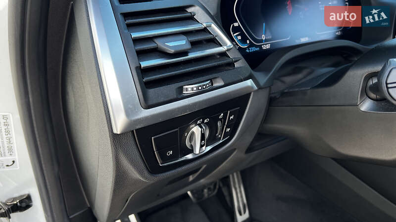 Внедорожник / Кроссовер BMW iX3 2021 в Киеве