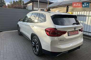 Внедорожник / Кроссовер BMW iX3 2021 в 