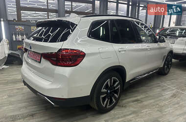 Внедорожник / Кроссовер BMW iX3 2021 в 