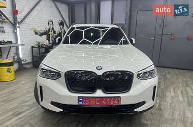 Внедорожник / Кроссовер BMW iX3 2021 в 