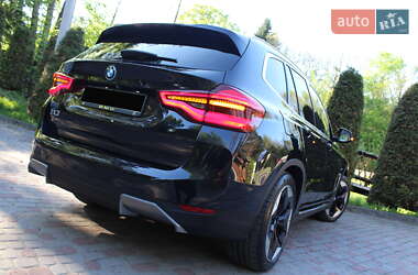 Позашляховик / Кросовер BMW iX3 2021 в 