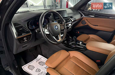 Внедорожник / Кроссовер BMW iX3 2021 в 