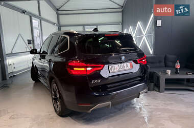 Внедорожник / Кроссовер BMW iX3 2021 в 