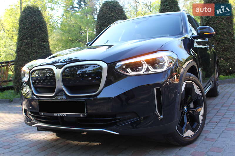 Позашляховик / Кросовер BMW iX3 2021 в 