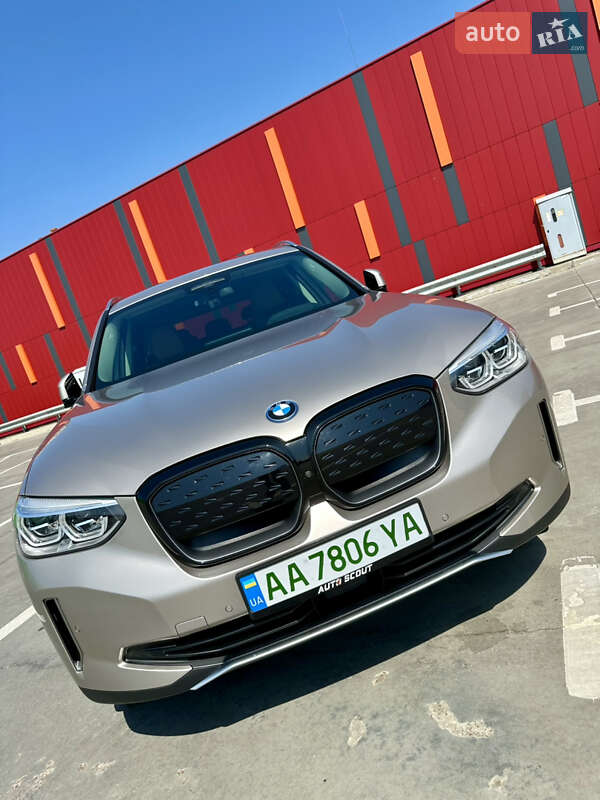 BMW iX3 2021