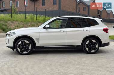 Внедорожник / Кроссовер BMW iX3 2021 в 