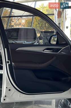 Внедорожник / Кроссовер BMW iX3 2023 в 