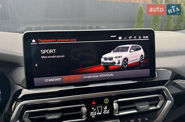 Внедорожник / Кроссовер BMW iX3 2023 в 