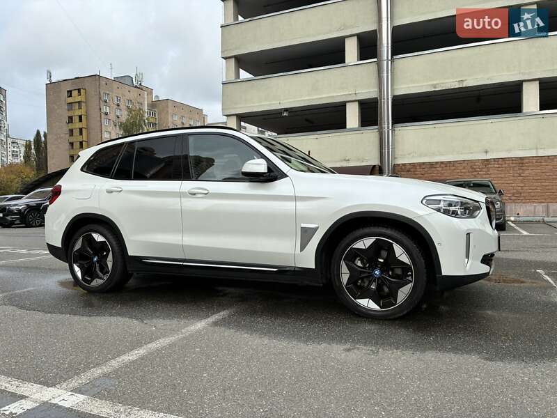 Позашляховик / Кросовер BMW iX3 2021 в Києві
