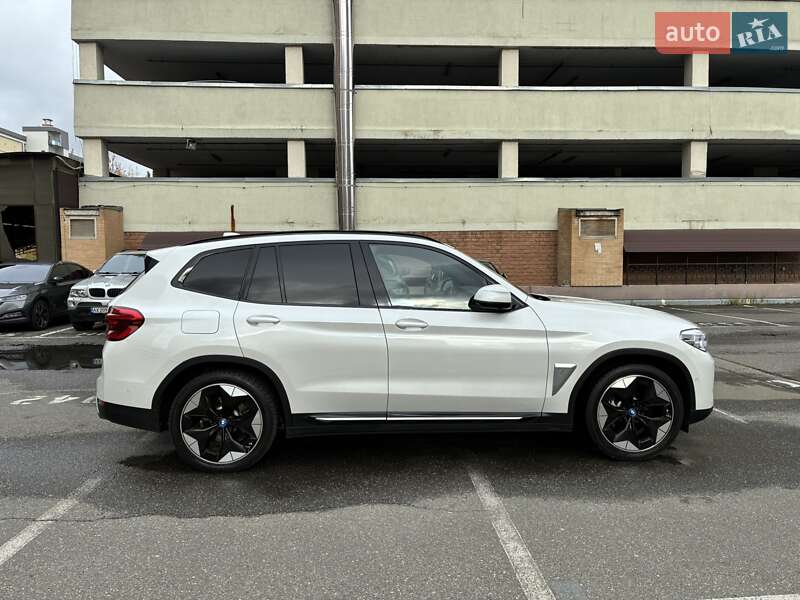 Позашляховик / Кросовер BMW iX3 2021 в Києві