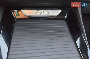 Внедорожник / Кроссовер BMW iX3 2022 в 