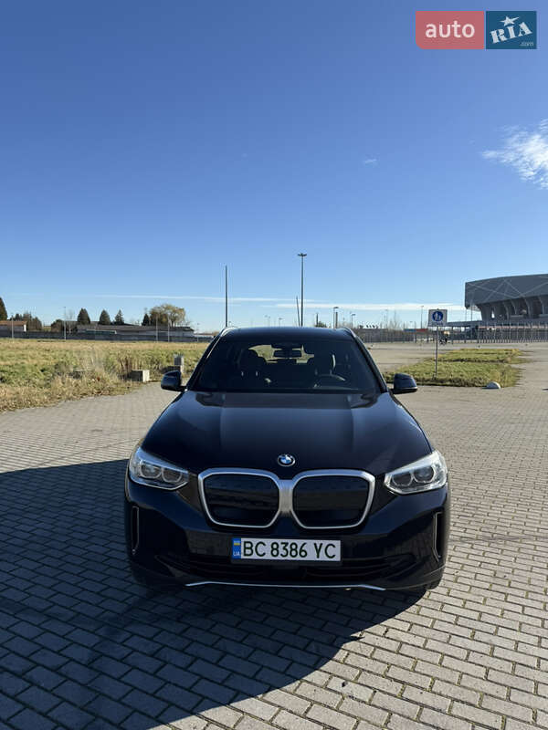BMW iX3 2021