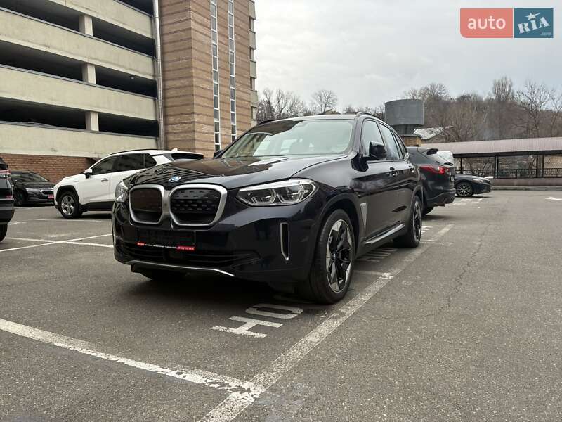 Внедорожник / Кроссовер BMW iX3 2021 в Киеве