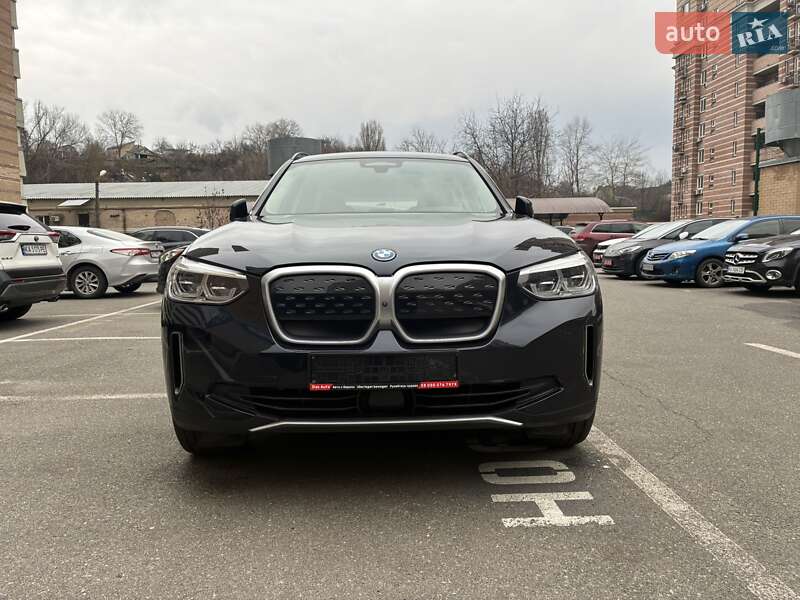 Внедорожник / Кроссовер BMW iX3 2021 в Киеве