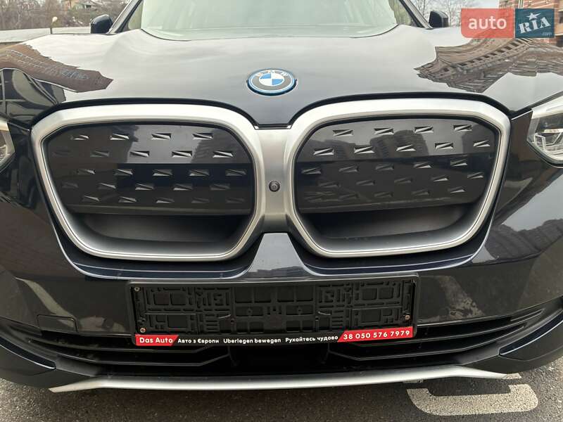 Внедорожник / Кроссовер BMW iX3 2021 в Киеве
