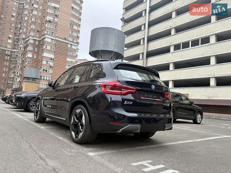 Внедорожник / Кроссовер BMW iX3 2021 в Киеве