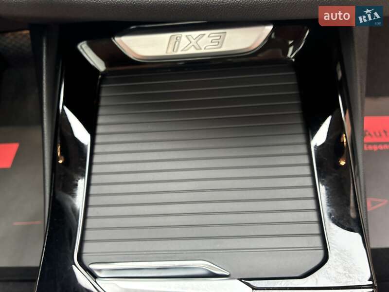 Внедорожник / Кроссовер BMW iX3 2021 в Киеве