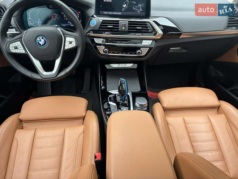 Внедорожник / Кроссовер BMW iX3 2021 в Киеве