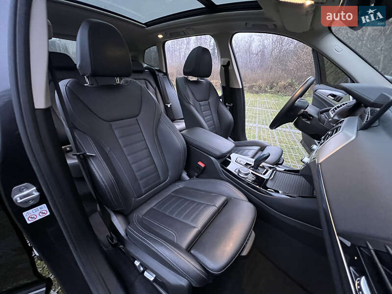 Внедорожник / Кроссовер BMW iX3 2021 в Киеве