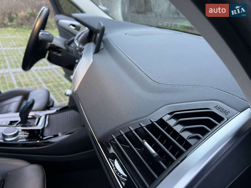 Внедорожник / Кроссовер BMW iX3 2021 в Киеве