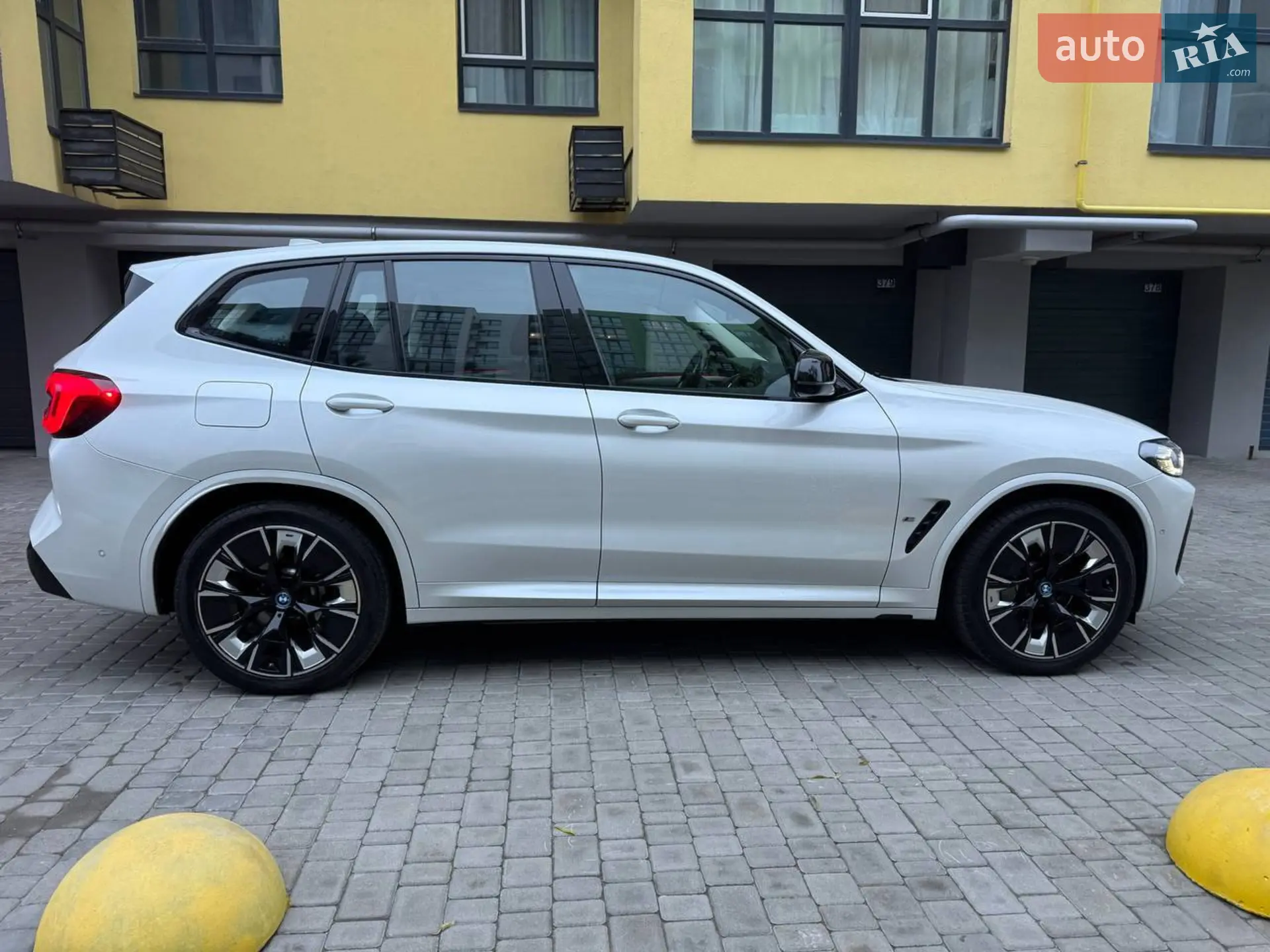 2023 BMW iX3 - мініатюра 15
