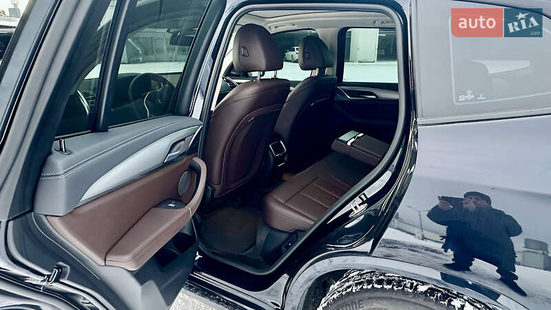 Внедорожник / Кроссовер BMW iX3 2024 в Киеве