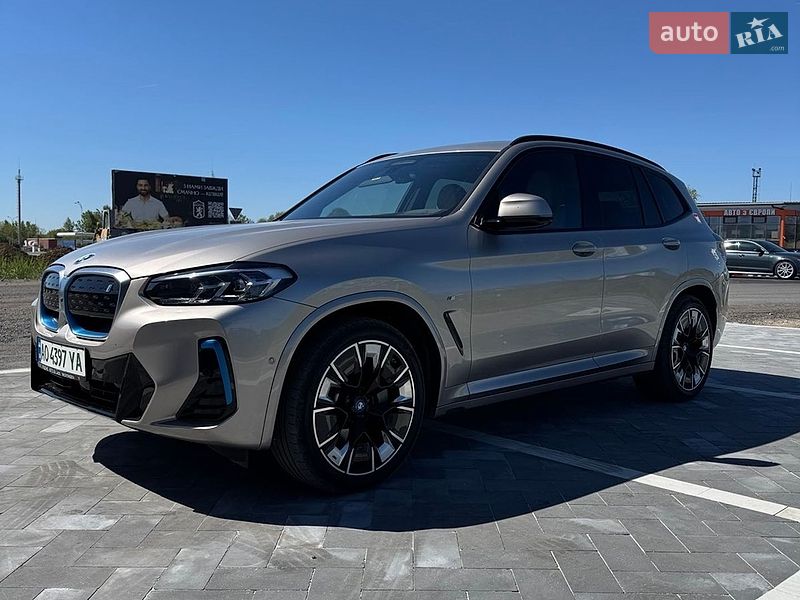 Внедорожник / Кроссовер BMW iX3 2023 в Ужгороде